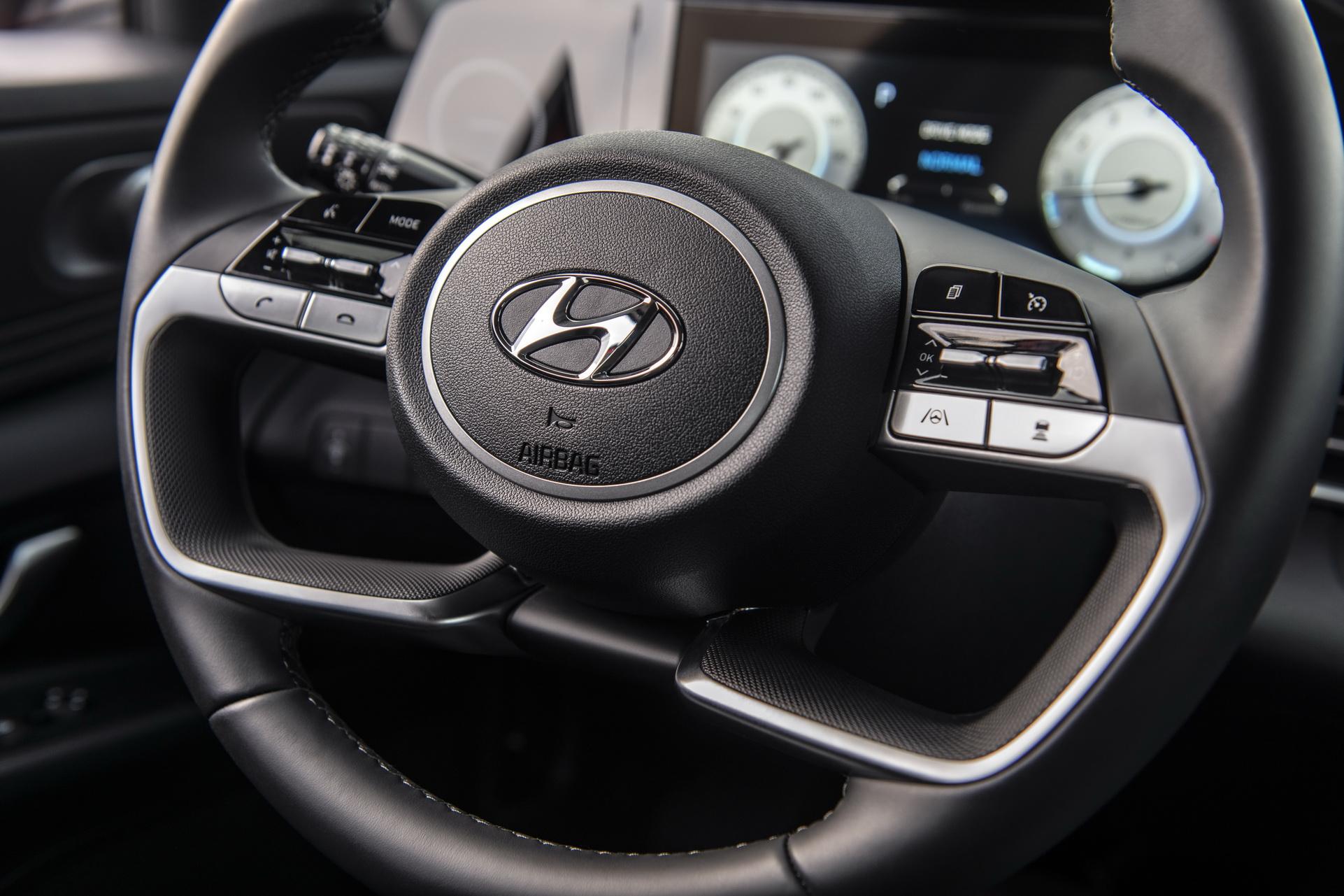 เปิดโฉม Hyundai Elantra 2021 กับดีกรีความโฉบเฉี่ยวที่เพิ่มมากขึ้น