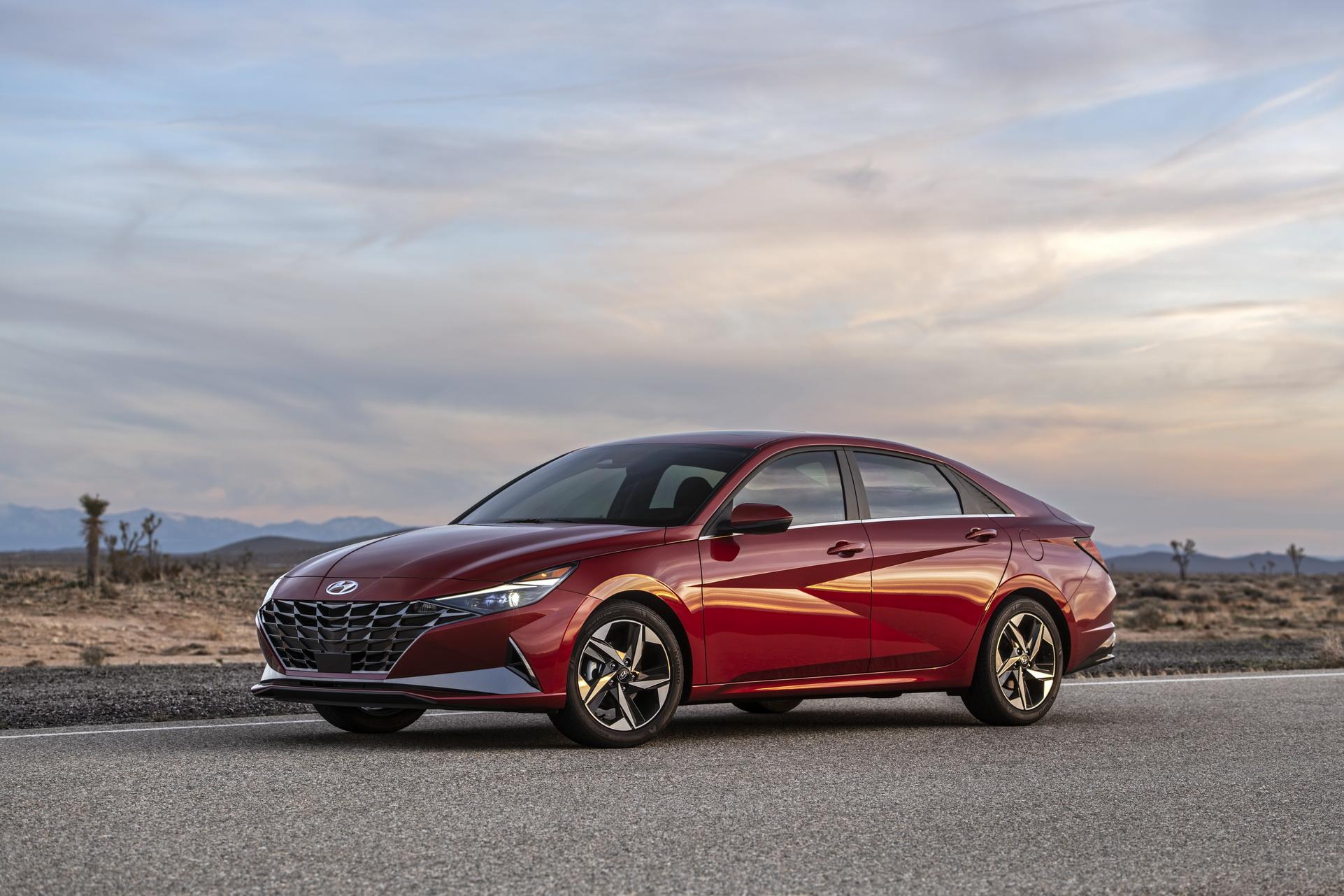 เปิดโฉม Hyundai Elantra 2021 กับดีกรีความโฉบเฉี่ยวที่เพิ่มมากขึ้น
