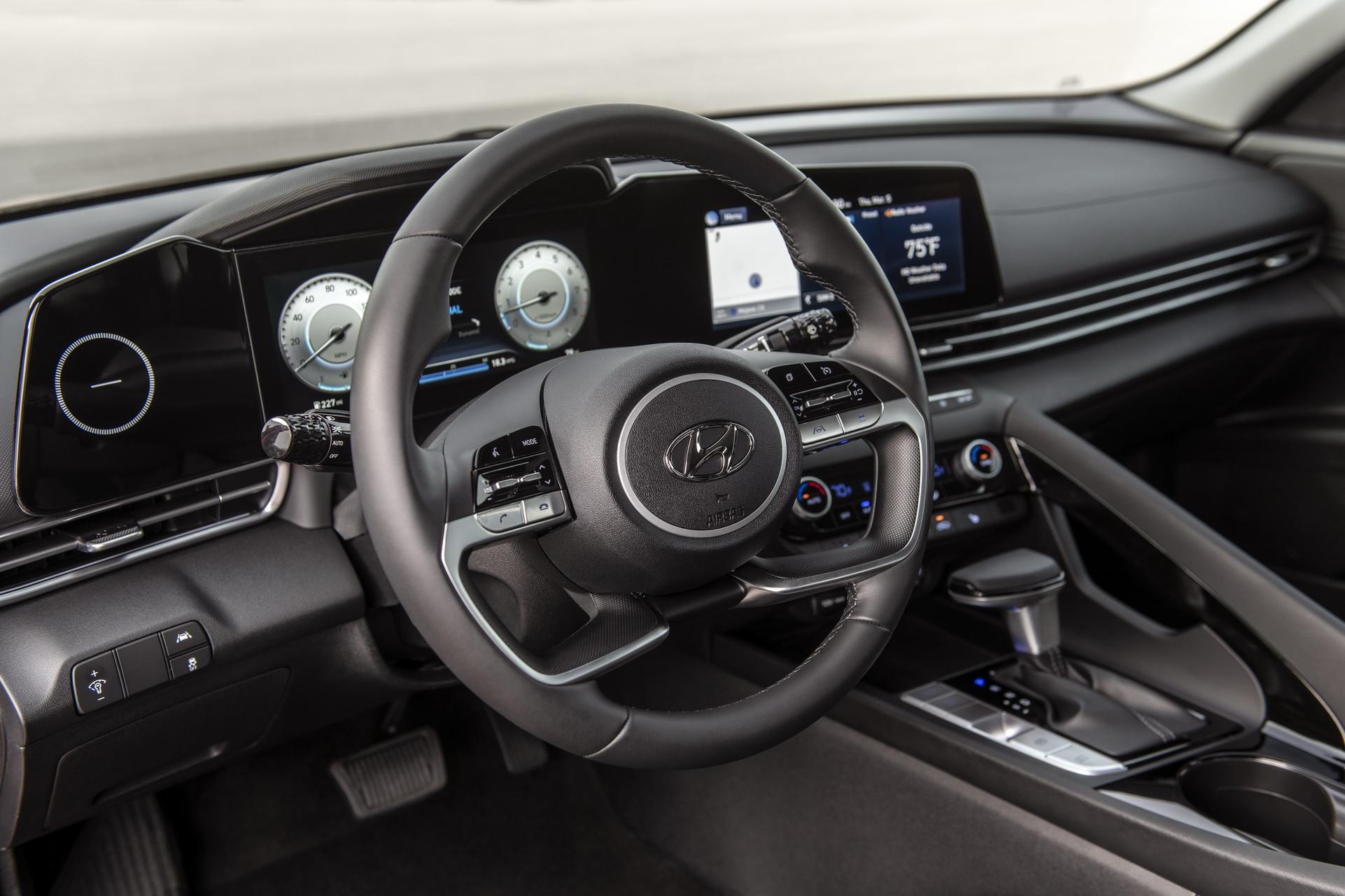 เปิดโฉม Hyundai Elantra 2021 กับดีกรีความโฉบเฉี่ยวที่เพิ่มมากขึ้น