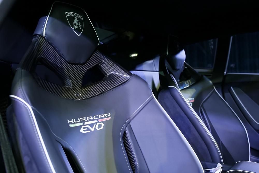 Lamborghini Huracán EVO Rear-Wheel Drive กระทิงดุตัวแรงเลือกได้กว่า 300 เฉดสี!