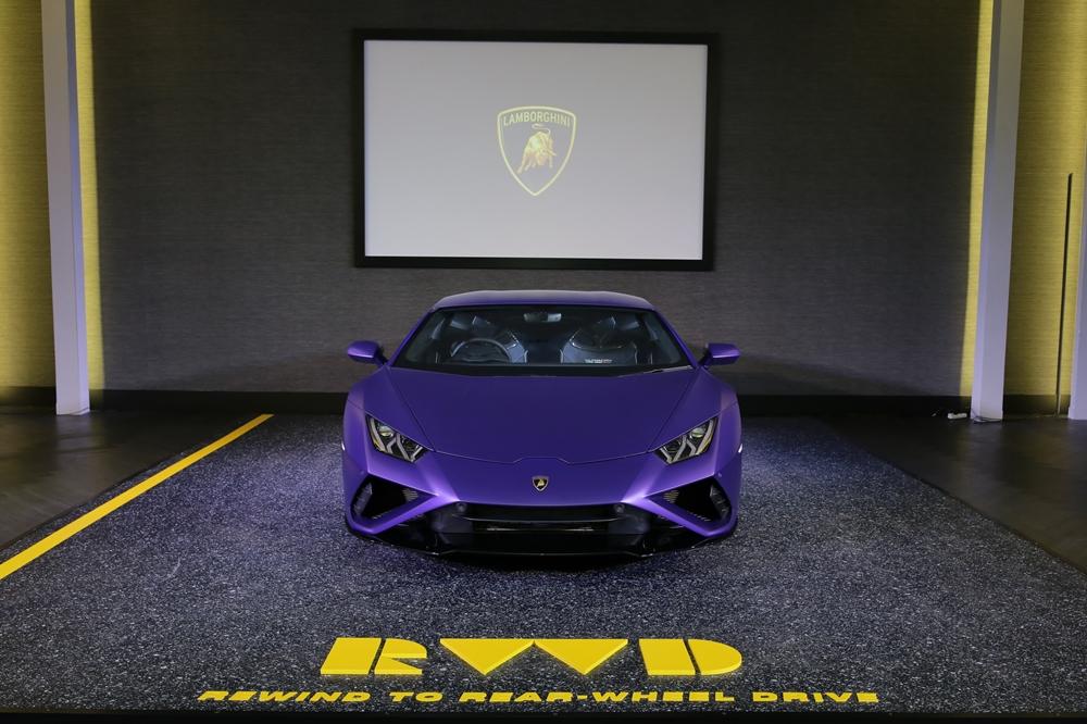 Lamborghini Huracán EVO Rear-Wheel Drive กระทิงดุตัวแรงเลือกได้กว่า 300 เฉดสี!