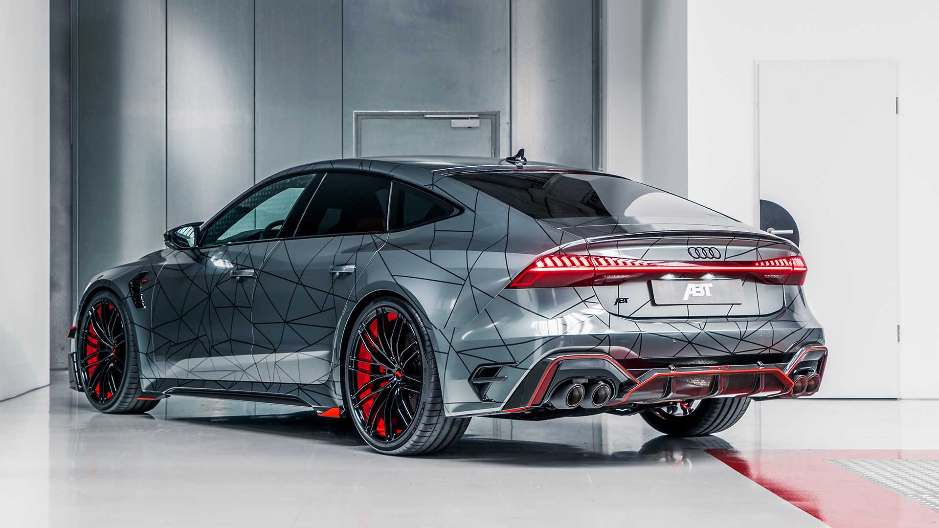 Audi RS7-R กับสมรรถนะที่โหดขึ้น และลายกราฟิกสุดโดดเด่นคล้ายไอ้แมงมุม