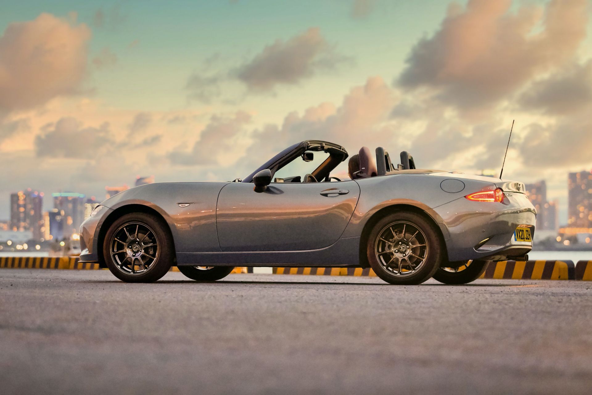 เผยโฉมคันสวย Mazda MX-5 R-Sport รุ่นพิเศษจำนวนจำกัด เริ่มต้น 1.1 ล้านบาท