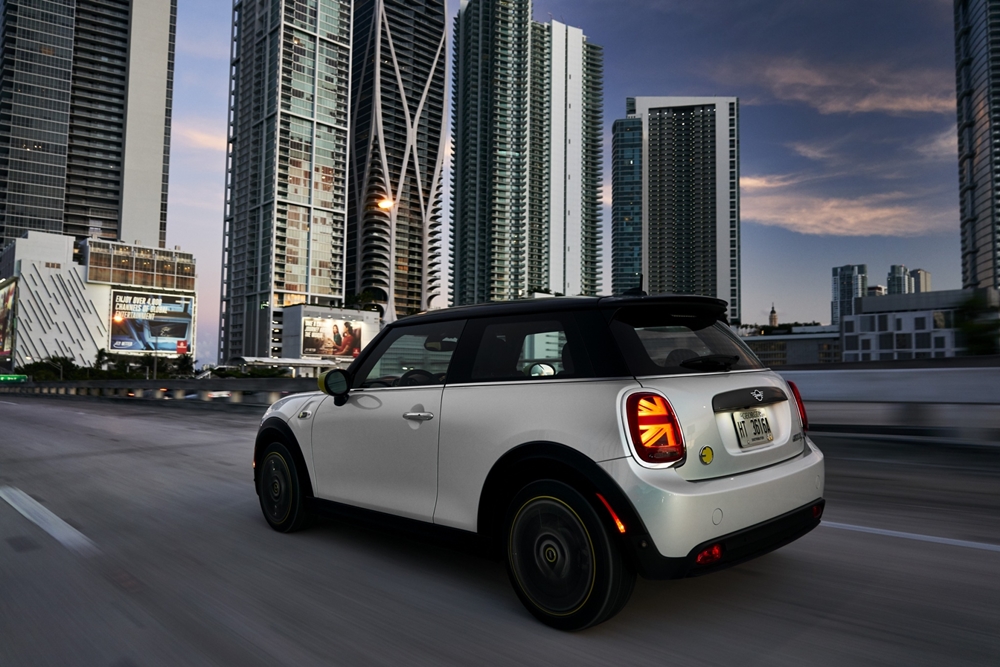 งานเข้าอย่างจัง! MINI Cooper SE ตัดสินใจเปลี่ยนชื่อล้อ หลังชื่อซ้ำไวรัสโคโรนา