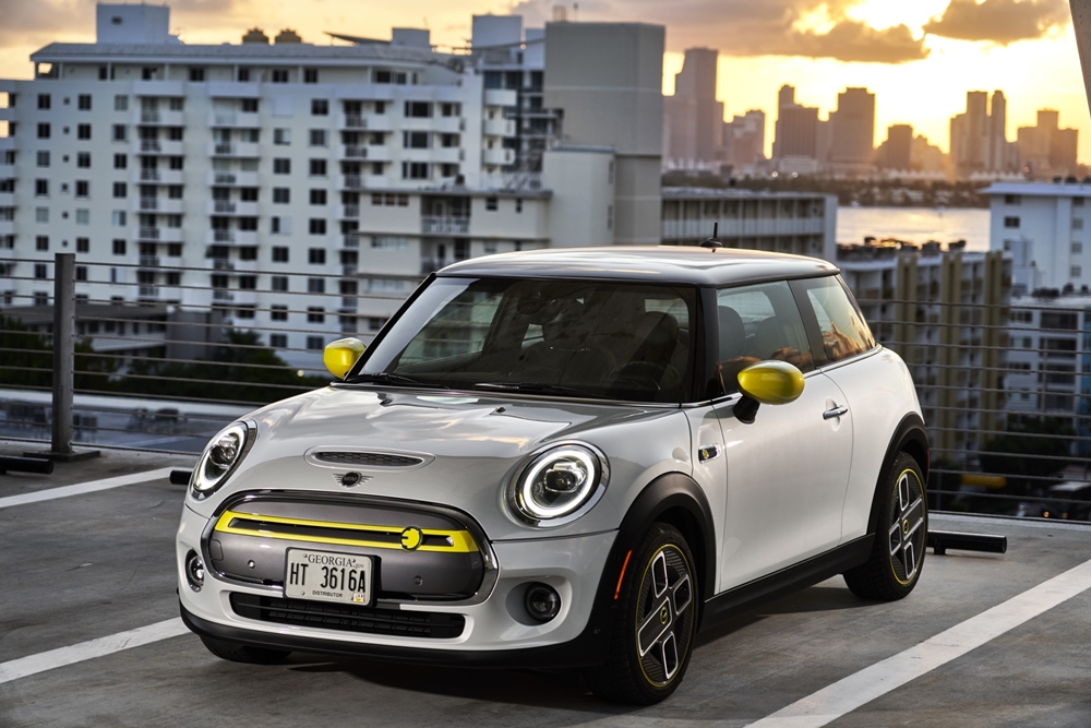 งานเข้าอย่างจัง! MINI Cooper SE ตัดสินใจเปลี่ยนชื่อล้อ หลังชื่อซ้ำไวรัสโคโรนา