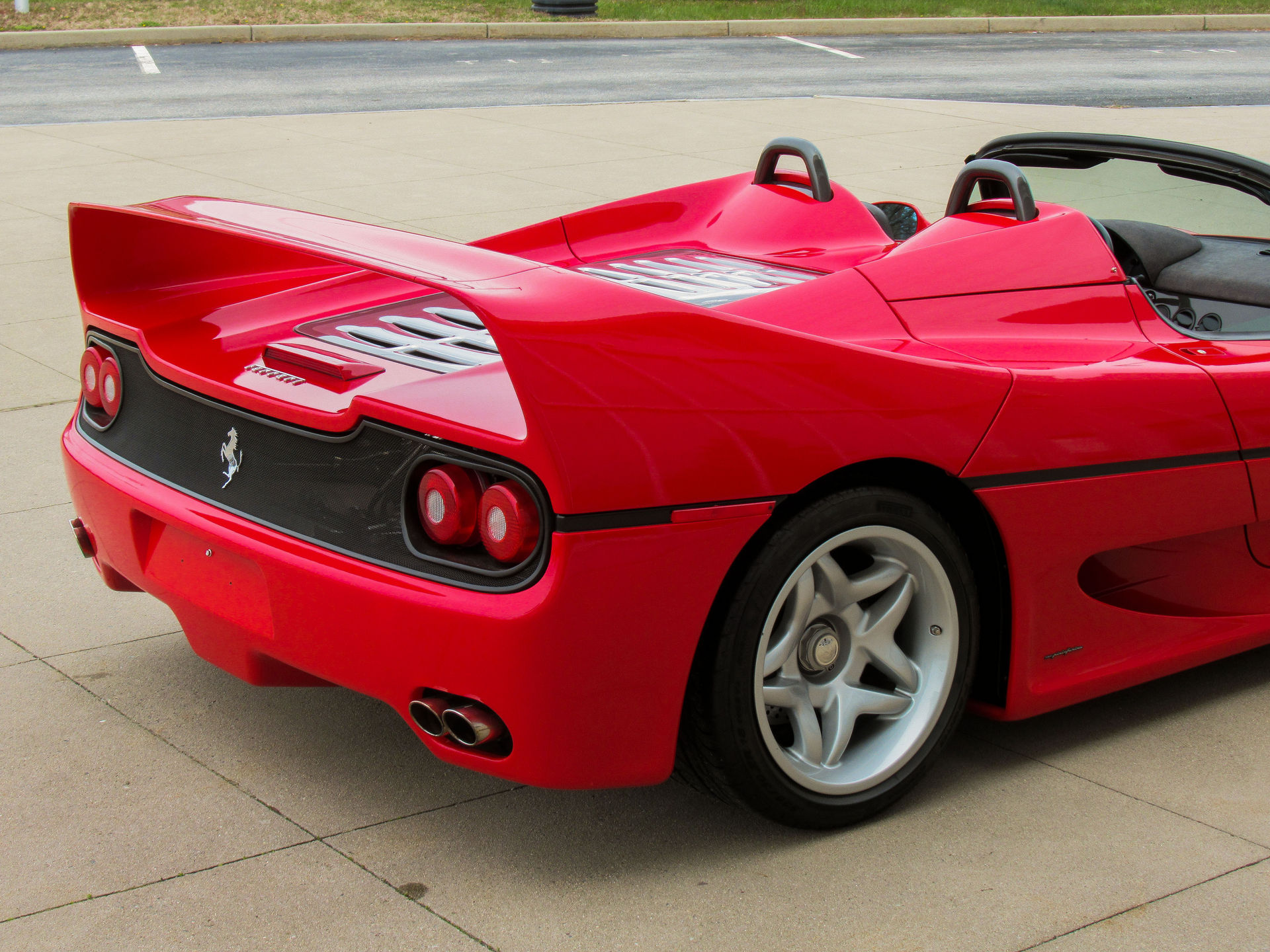 ส่องความงาม Ferrari F50 ปี 1995 ที่ราคาประมูลอาจแตะเกือบร้อยล้าน! (ภาพ)