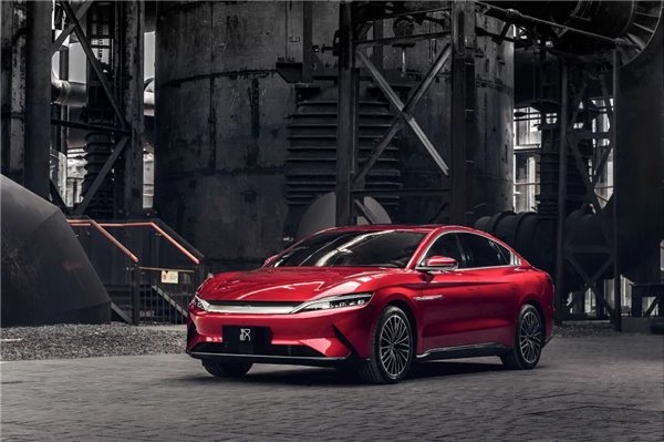 เปิดหน้าลุยตลาดยุโรป! BYD Han EV รถยนต์ไฟฟ้าจีนพร้อมชน Tesla Model 3