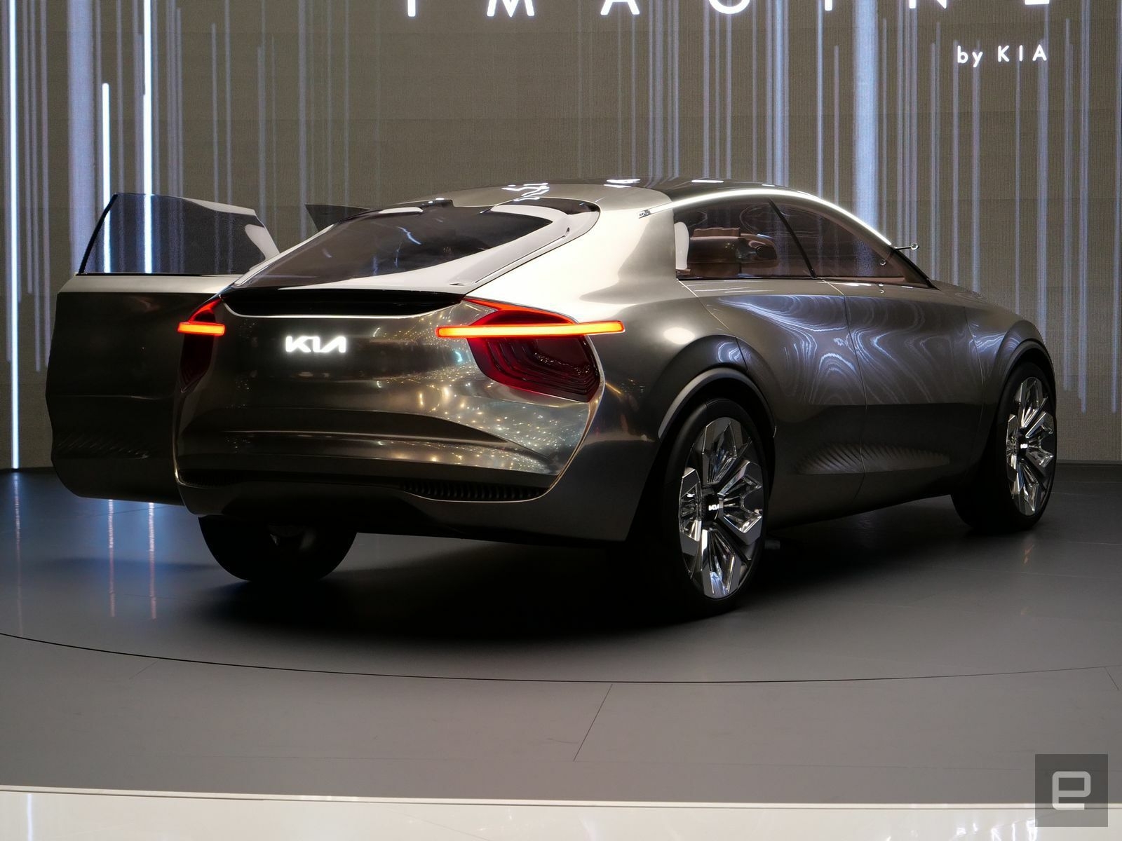 จับตามอง! Kia คอนเฟิร์มครอสโอเวอร์ไฟฟ้าตัวใหม่ ชาร์จเต็ม 20 นาทีวิ่งไกล 500 กม.