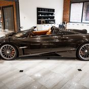 Pagani Huayra Roadster 2017 เสริมความหล่อหรู คาดค่าตัวเกิน 63 ล้านบาท