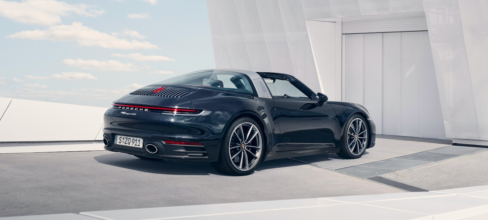 สปอร์ตย้อนยุค! Porsche 911 2021 เผยโฉม 2 รุ่น หลังคาเปิดปิดภายใน 19 วินาที