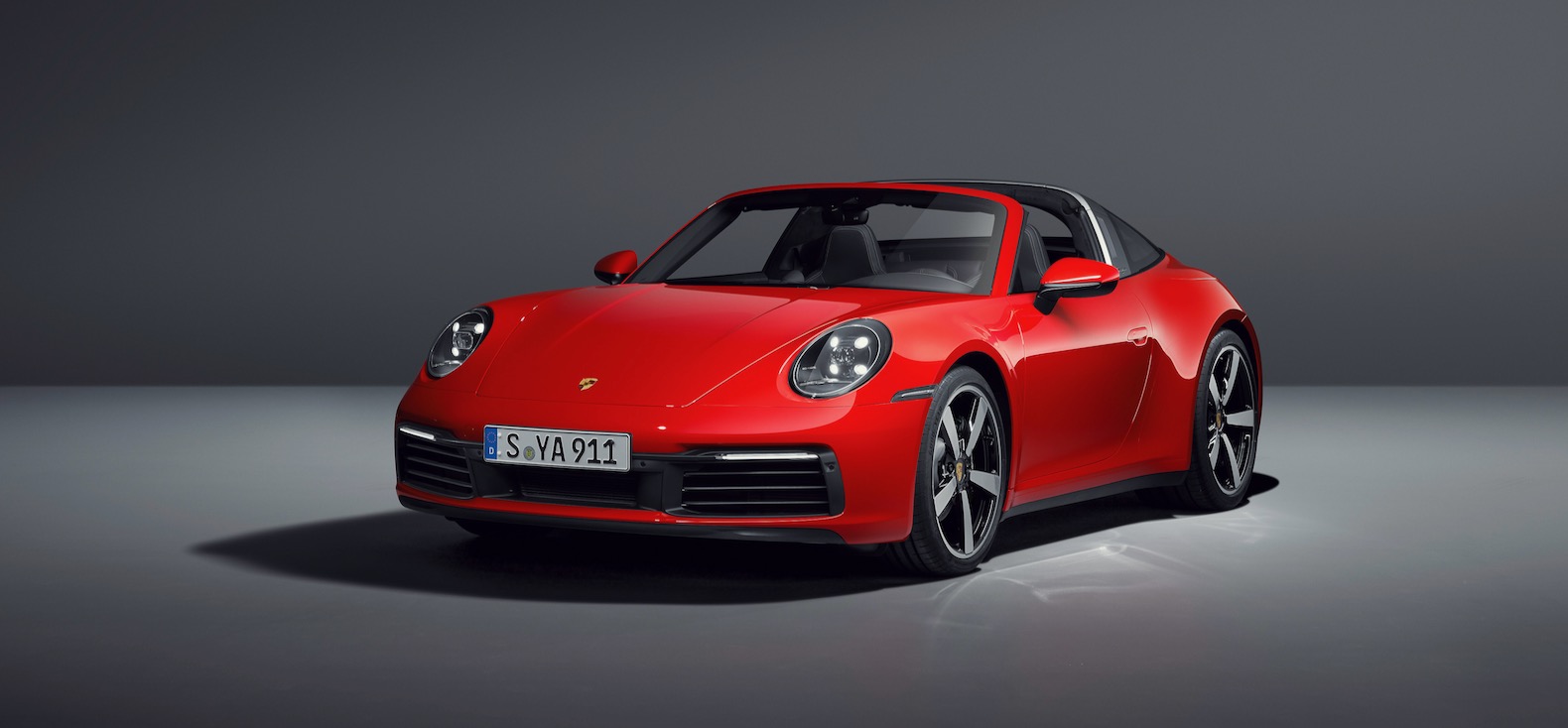 สปอร์ตย้อนยุค! Porsche 911 2021 เผยโฉม 2 รุ่น หลังคาเปิดปิดภายใน 19 วินาที