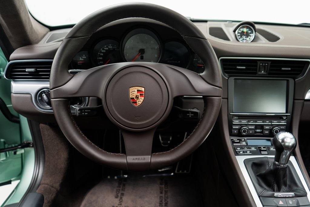 หลงรักเขียวนี้! Porsche 911 Carrera S 2012 เล็งหาบ้านใหม่ พร้อมปล่อยราว 2.5 ล้าน