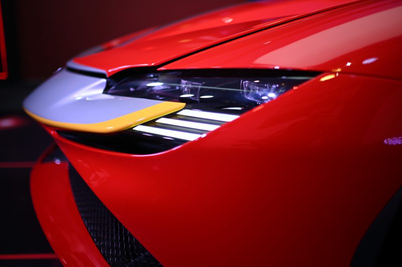 ทรงพลังที่สุด! Ferrari SF90 Stradale เปิดตัวครั้งแรกในไทย เคาะราคา 40.9 ล้าน