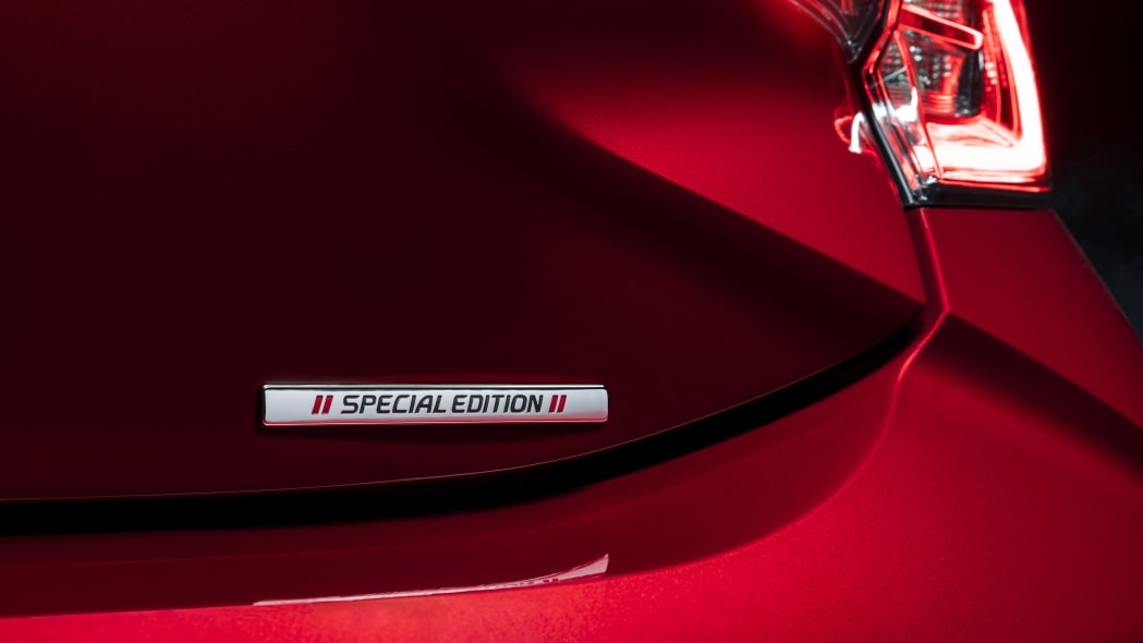 ร้อนแรงด้วยสีแดง! Toyota Corolla Hatchback 2021 รุ่นพิเศษเพียง 1,500 คัน