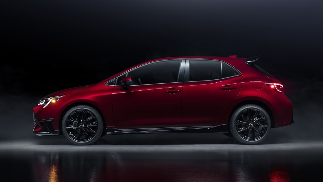 ร้อนแรงด้วยสีแดง! Toyota Corolla Hatchback 2021 รุ่นพิเศษเพียง 1,500 คัน