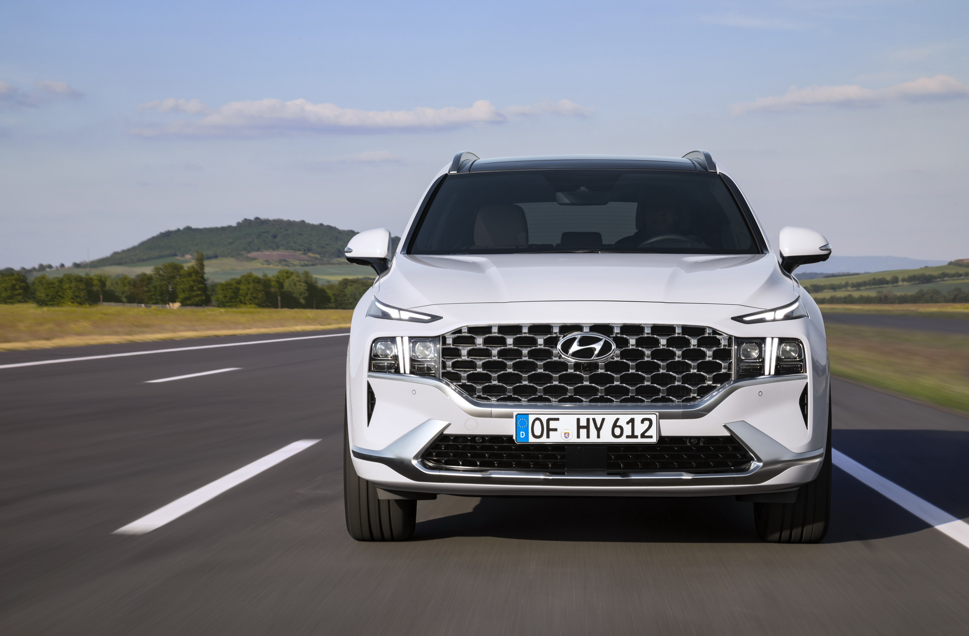 ดีไซน์ใหม่เพียบ Hyundai Santa Fe 2021 สุดยอดรถอเนกประสงค์ของทุกครอบครัว