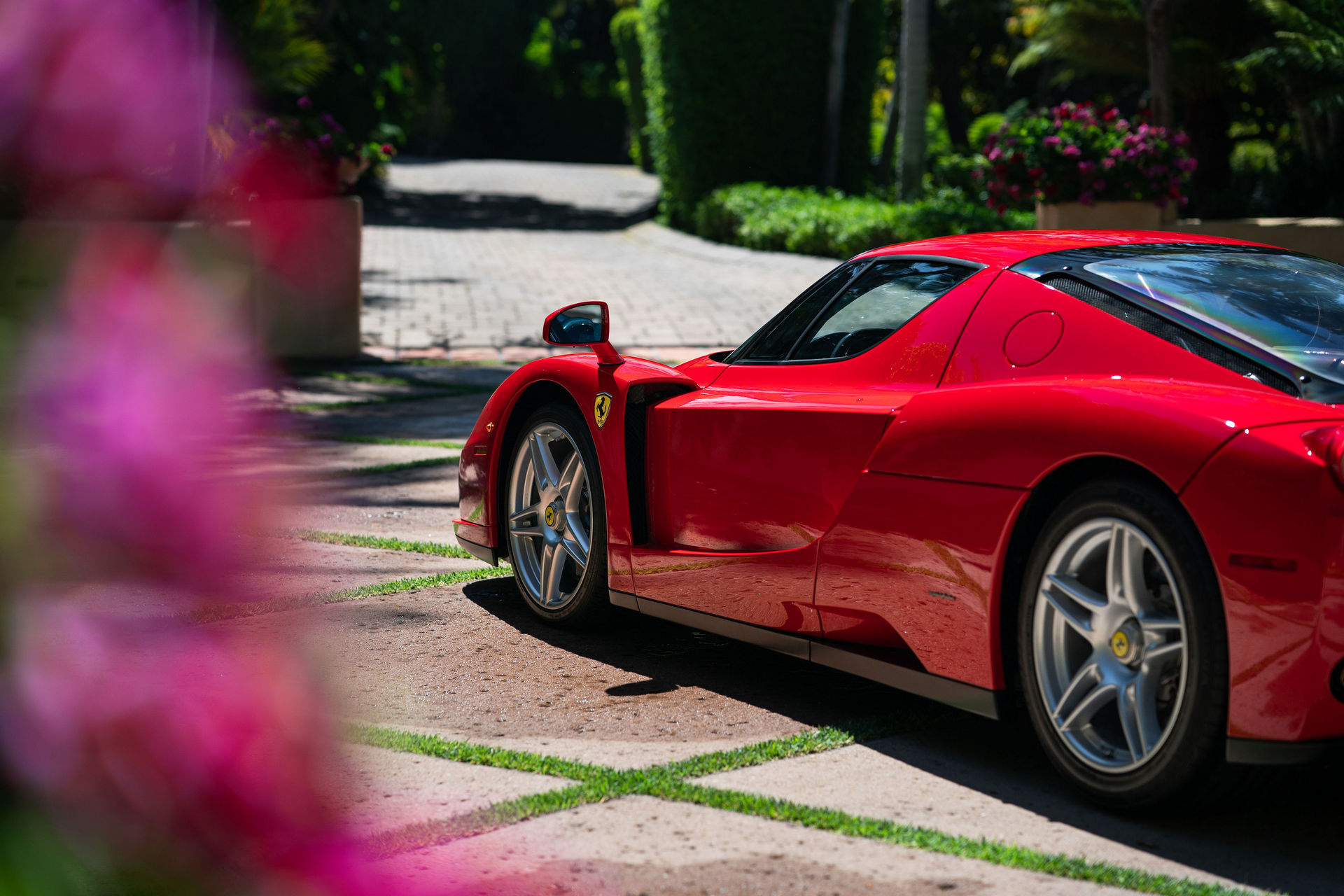 สุดจัด! Ferrari Enzo 2003 กลายเป็นรถราคาแพงที่สุดในการประมูลบนโลกออนไลน์ (ภาพ)