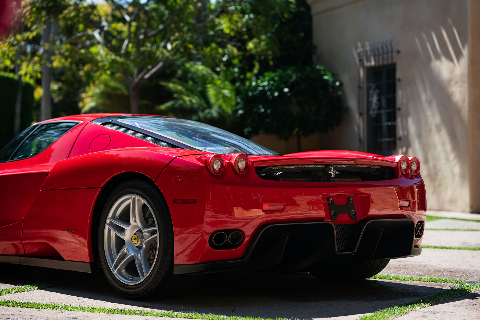 สุดจัด! Ferrari Enzo 2003 กลายเป็นรถราคาแพงที่สุดในการประมูลบนโลกออนไลน์ (ภาพ)