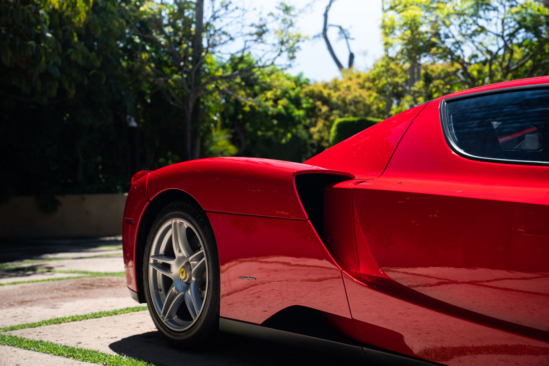 สุดจัด! Ferrari Enzo 2003 กลายเป็นรถราคาแพงที่สุดในการประมูลบนโลกออนไลน์ (ภาพ)