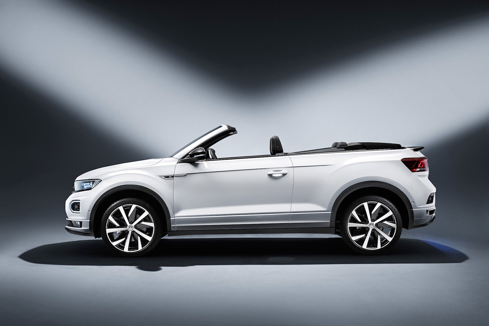 เปิดตัวรถเปิดประทุน Volkswagen T-Roc Cabriolet เคาะราคาล้านนิดๆ