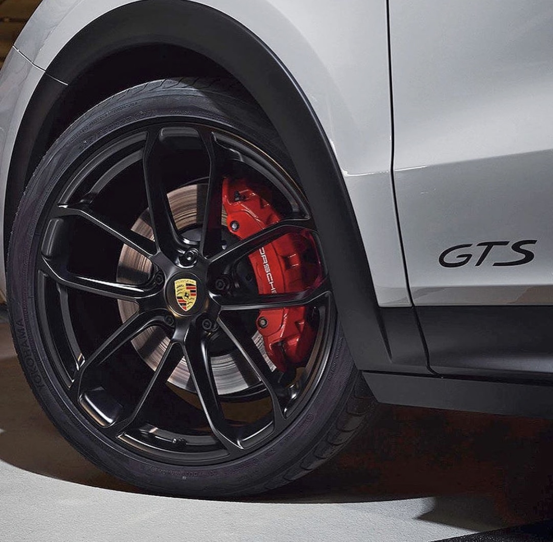 เผยราคาพร้อมสเปก Porsche Cayenne GTS 2021 เอสยูวีตัวแรงเครื่องยนต์ V8