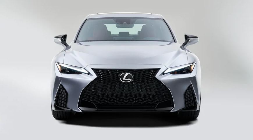 เผยให้เห็นทั้งคัน! Lexus IS 2021 รถซีดานหรูดีไซน์ทันสมัยขึ้นแต่เครื่องยังคงเดิม