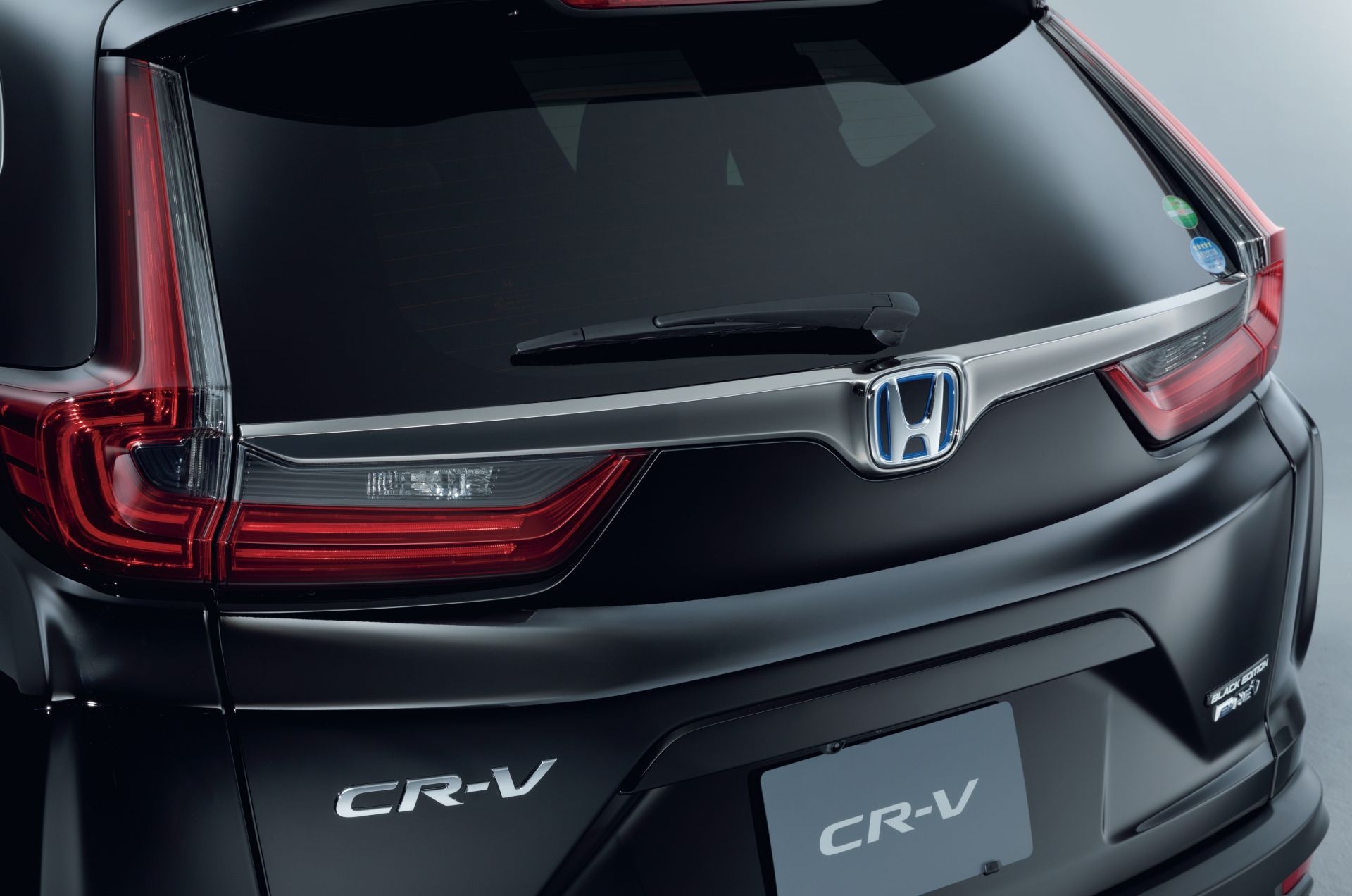 ดำสนิทสุดคมเข้ม! Honda CR-V Black Edition รถใหม่รุ่นพิเศษเปิดตัวที่ญี่ปุ่น