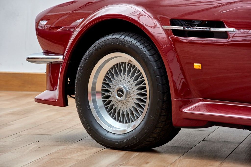 อย่างเท่! Aston Martin V8 Volante อดีตคันโปรดของ 