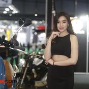 มอเตอร์โชว์ 2020 : พริตตี้วิถีใหม่ สวยหรูภายใต้เฟซชิลด์ (ภาพ)