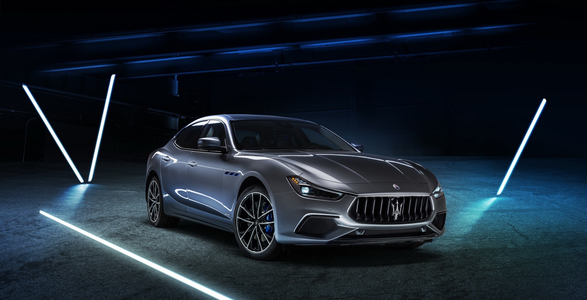 สุดเร้าใจ! Maserati Ghibli Hybrid พลิกโฉมสู่ซูเปอร์คาร์ระบบไฮบริดเป็นครั้งแรก