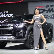 มอเตอร์โชว์ 2020 : พริตตี้ Isuzu ยิ้มละลายทุกองศา (ภาพ)