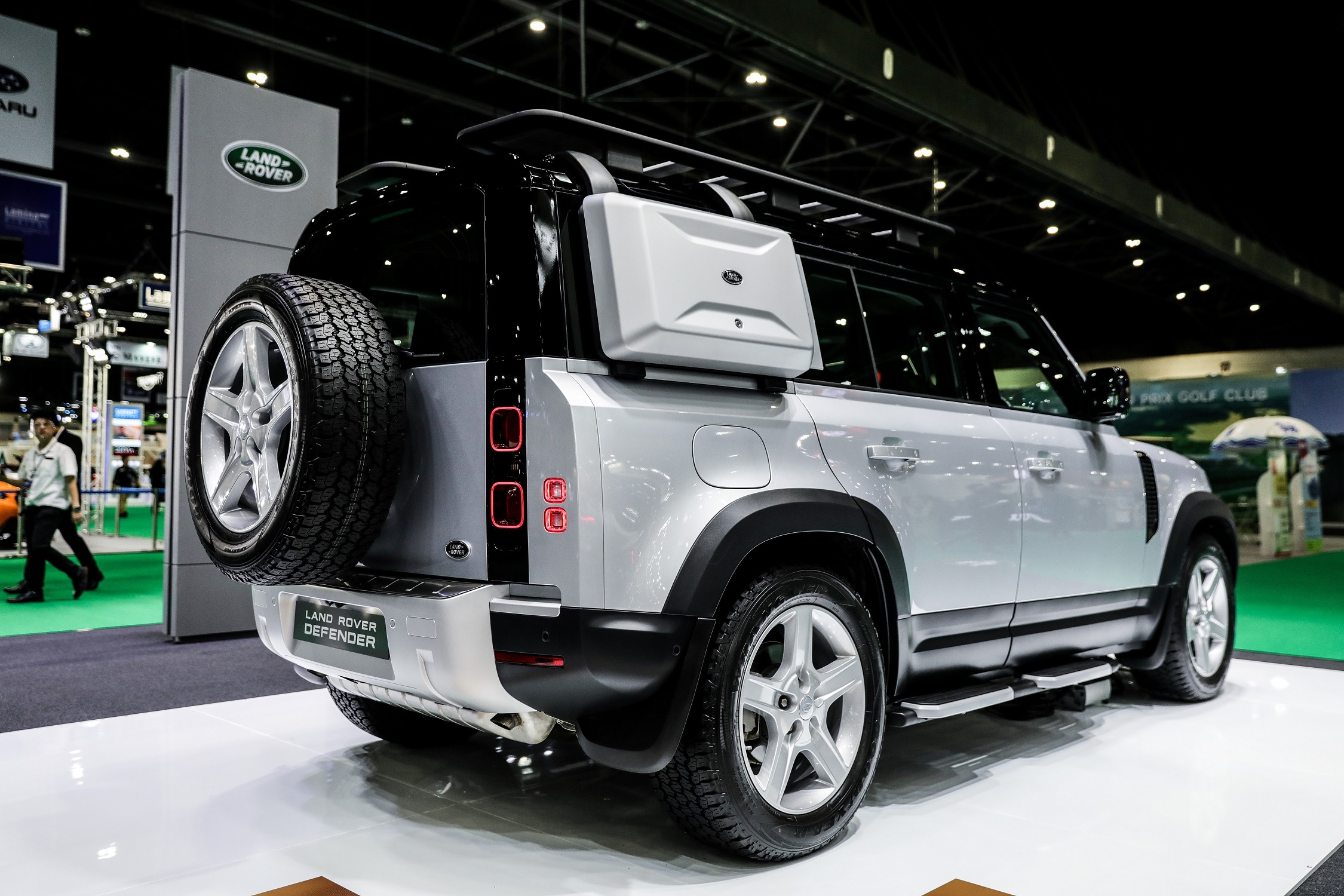 มอเตอร์โชว์ 2020 : แวะชมคันจริง Land Rover Defender ขวัญใจสายออฟโรด