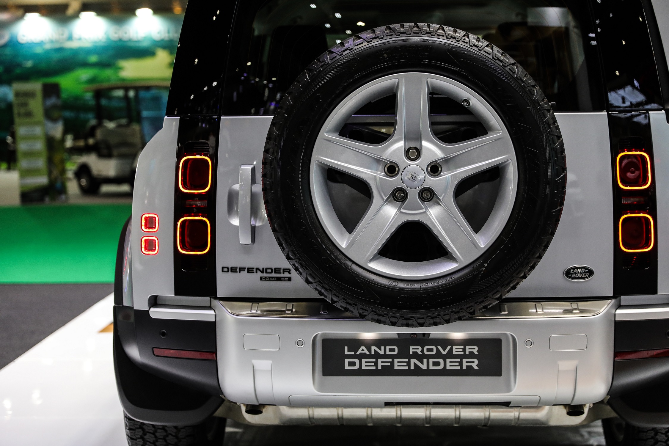มอเตอร์โชว์ 2020 : แวะชมคันจริง Land Rover Defender ขวัญใจสายออฟโรด