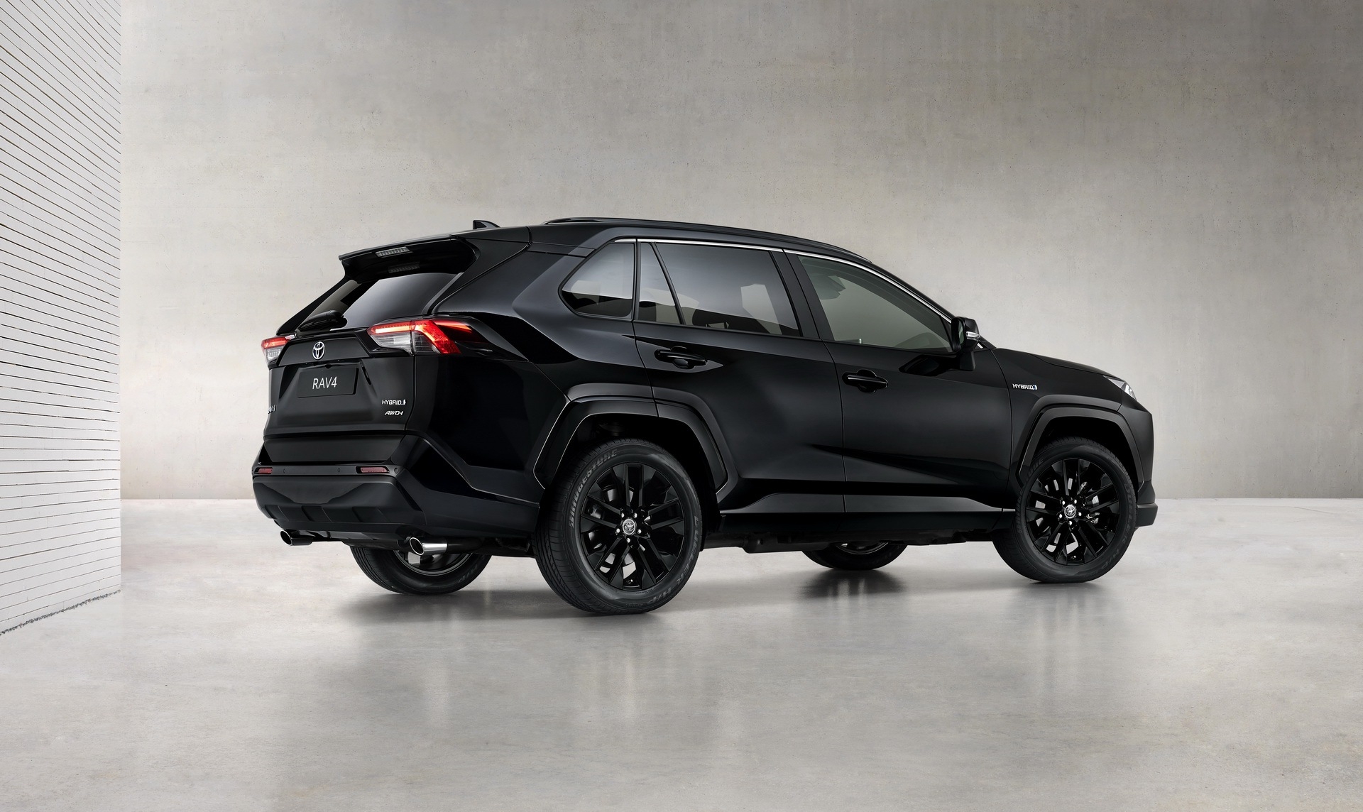 สีดำมาแรง! Toyota RAV4 Hybrid เอาด้วย เปิดตัวรุ่นพิเศษ Black Edition