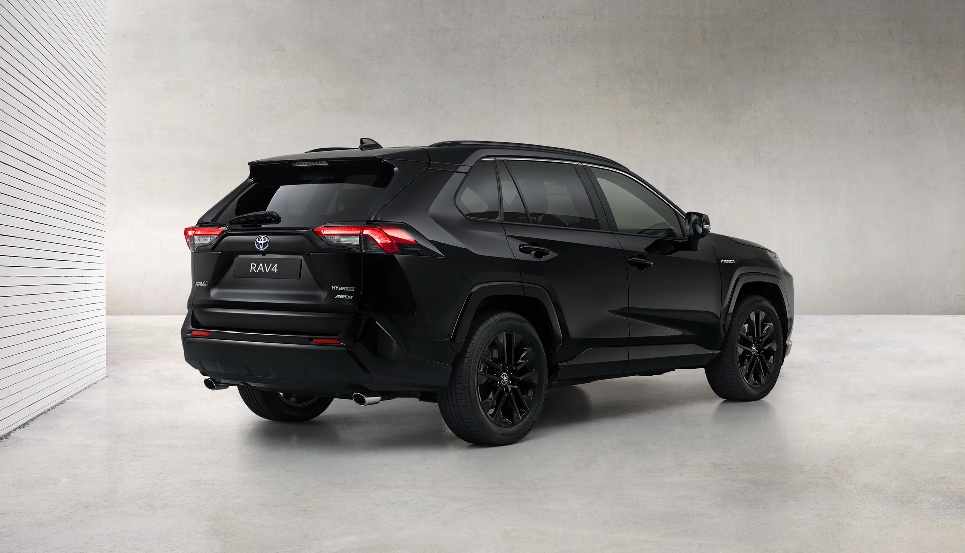 สีดำมาแรง! Toyota RAV4 Hybrid เอาด้วย เปิดตัวรุ่นพิเศษ Black Edition