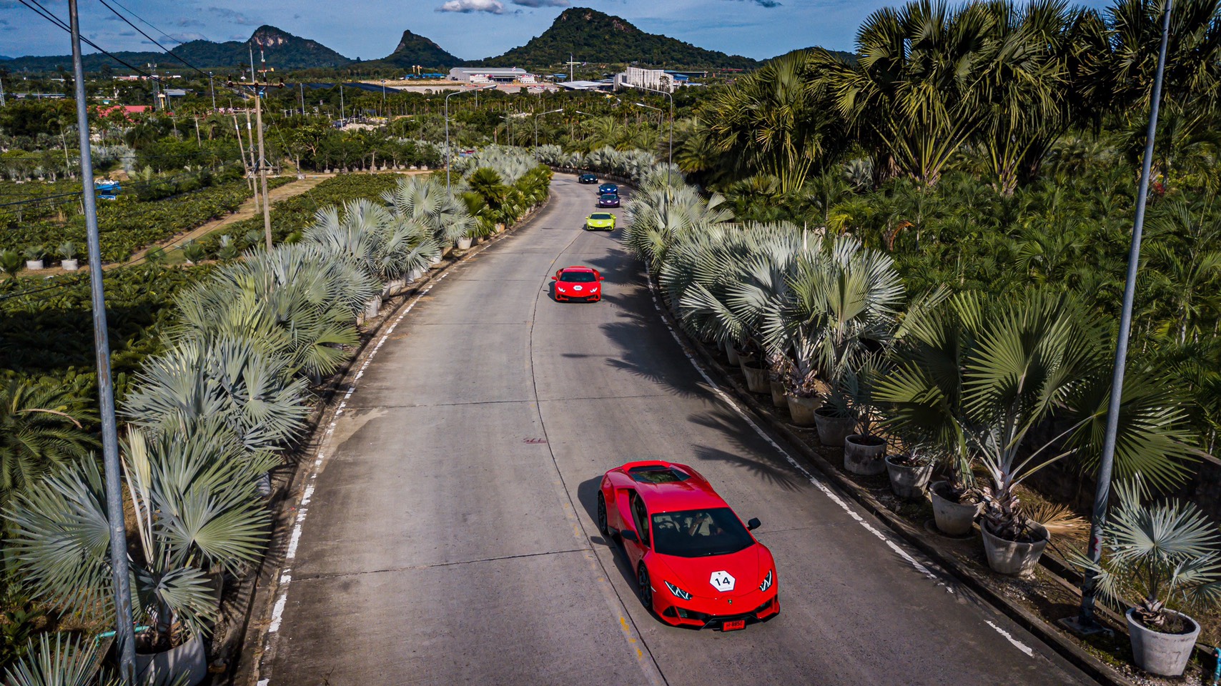 ส่องสีสันกระทิงดุกว่า 40 คันในคาราวานสุดเอ็กซ์คลูซีฟ “Lamborghini Giorno Trip”