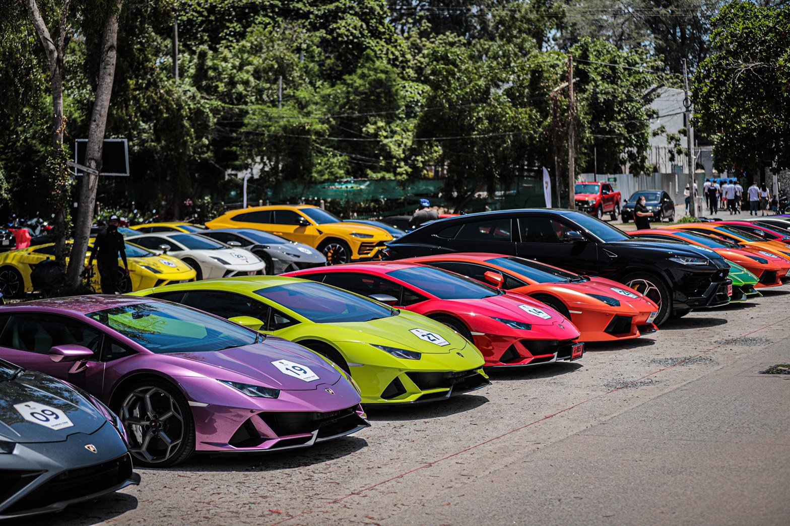 ส่องสีสันกระทิงดุกว่า 40 คันในคาราวานสุดเอ็กซ์คลูซีฟ “Lamborghini Giorno Trip”