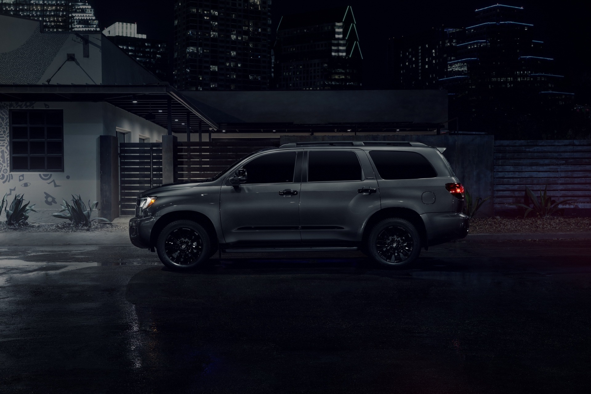 สีดำมาแรง! Toyota Sequoia 2021 อเนกประสงค์ไซส์ใหญ่รุ่นพิเศษ Nightshade Edition