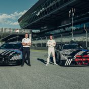 คู่หูไอคอน! เผยโฉม BMW M4 และ M4 GT3 แบบไม่เต็มคัน รอทยอยเปิดตัวเร็วๆ นี้