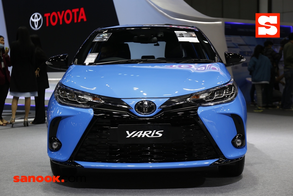 Big Motor Sale 2020 : ชมคันจริง Toyota Yaris Sport Premium ตัวถังฟ้าหลังคาดำ!