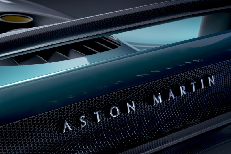 Aston Martin Valhalla 2022