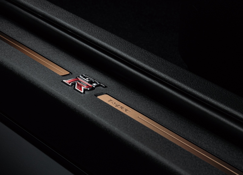 Nissan GT-R Premium Edition T-spec และ GT-R Track Edition Engineered by NISMO T-spec