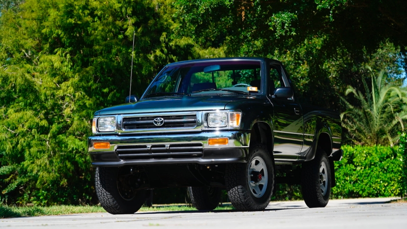 Toyota Hilux รุ่นปี 1993 วิ่งไปเพียง 151 กม.