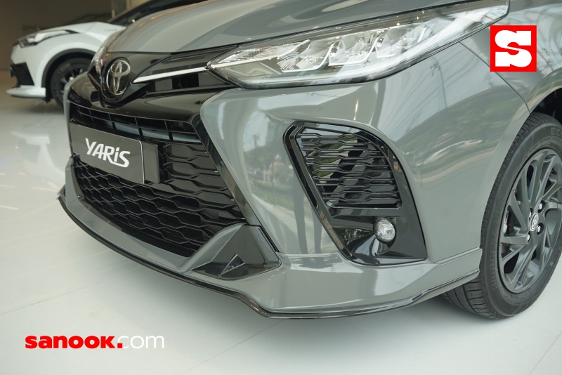 Toyota YARIS 2022 รุ่น 60 ปี หุ้มสีเทา Laminated Grey