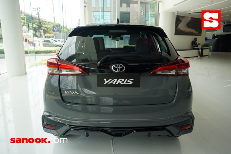 Toyota YARIS 2022 รุ่น 60 ปี หุ้มสีเทา Laminated Grey