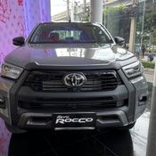 Toyota Hilux REVO-D Rocco รุ่น 60 ปี สีเทา Laminated Grey