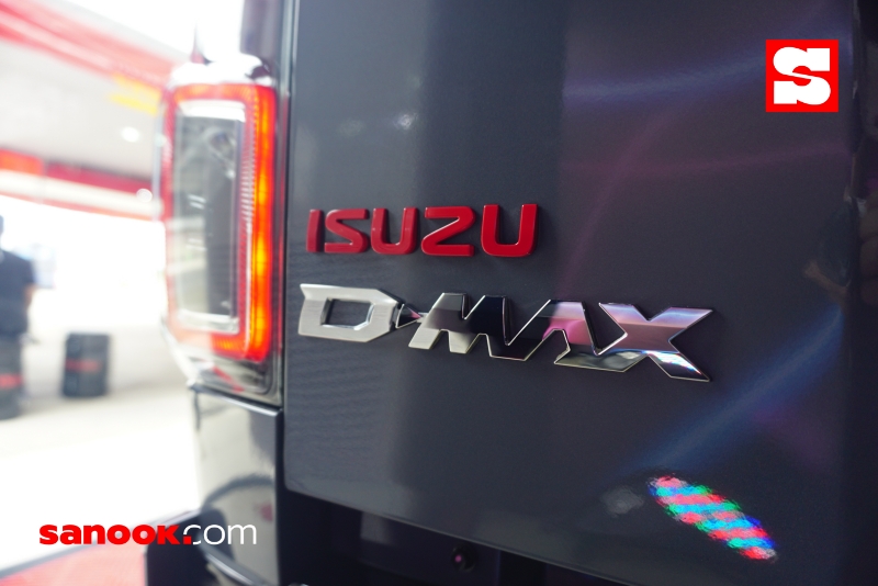  Isuzu D-Max X-Series สีเทานม Islay Gray Opaque 