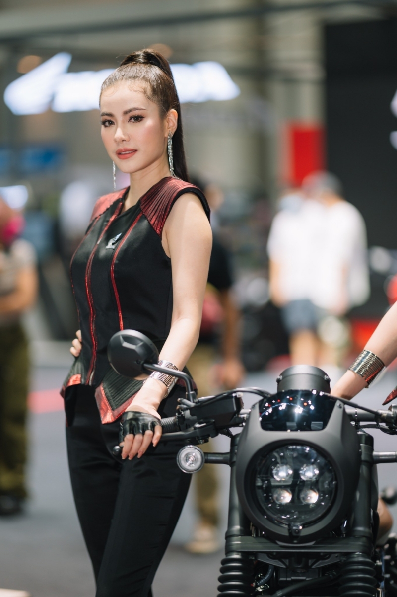 พริตตี้ค่ายมอเตอร์ไซค์ที่งาน Motor Expo 2022