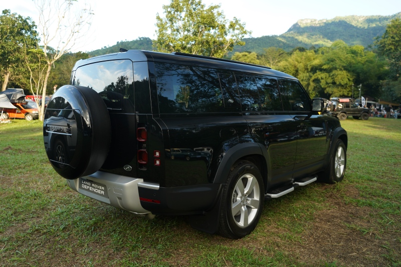 Land Rover Defender 130