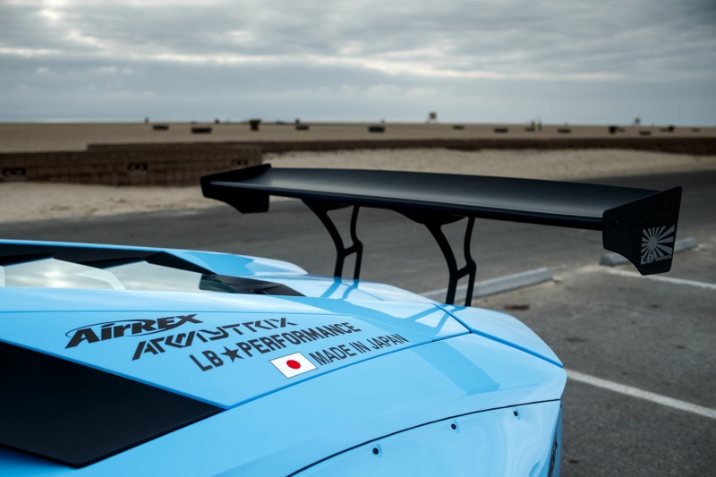 ทำไม “ลัมโบร์กินี” คันเดียวในไทยของ “เบนซ์ เดม่อน” ถึงกลายเป็นคนละสี?